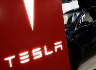 "Ψαλιδίζει" εργαζόμενους η Tesla