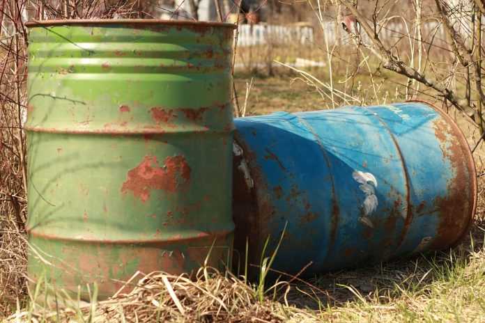 Σιγκαπούρη: Μειώνεται η τιμή του πετρελαίου