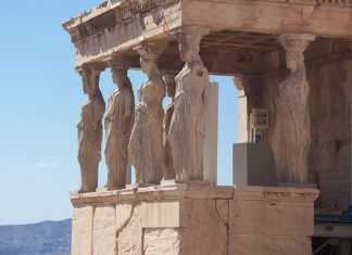 Σαν να μην πέρασαν δύο αιώνες