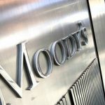 Moody’s: Η πρόωρη αποπληρωμή του ΔΝΤ από την Ελλάδα βελτιώνει τη βιωσιμότητα του χρέους