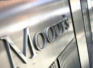 Moody’s: Η πρόωρη αποπληρωμή του ΔΝΤ από την Ελλάδα βελτιώνει τη βιωσιμότητα του χρέους