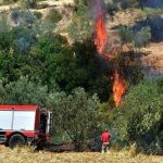 Χανιά: Σε εξέλιξη η πυρκαγιά στο Κακόπετρο Χανιά: Σε εξέλιξη η πυρκαγιά στο Κακόπετρο