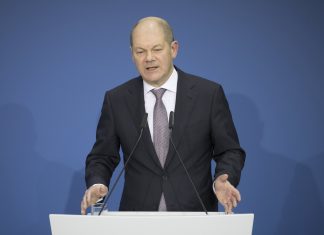 DW: "Ο Σόλτς δεν είχε περιθώρια"