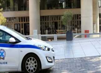 Εντοπίστηκε εργαστήριο κατάρτισης πλαστών εγγράφων στα Πατήσια