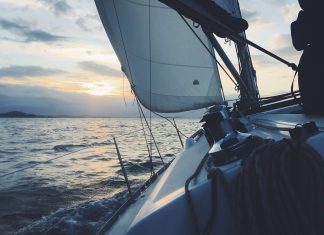 Ιστιοπλοϊκό σκάφος βυθίστηκε μετά από πυρκαγιά στη Ζάκυνθο