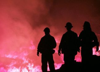 Καλιφόρνια: Ελπίδες δίνουν στη μάχη των πυρκαγιών οι ηπιότεροι άνεμοι