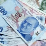 «Κατρακυλάει» η τουρκική λίρα "Κατρακυλάει" η τουρκική λίρα