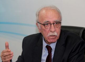 Λιγότερους πρόσφυγες στα ελληνικά νησιά υπόσχεται ο Δ. Βίτσας