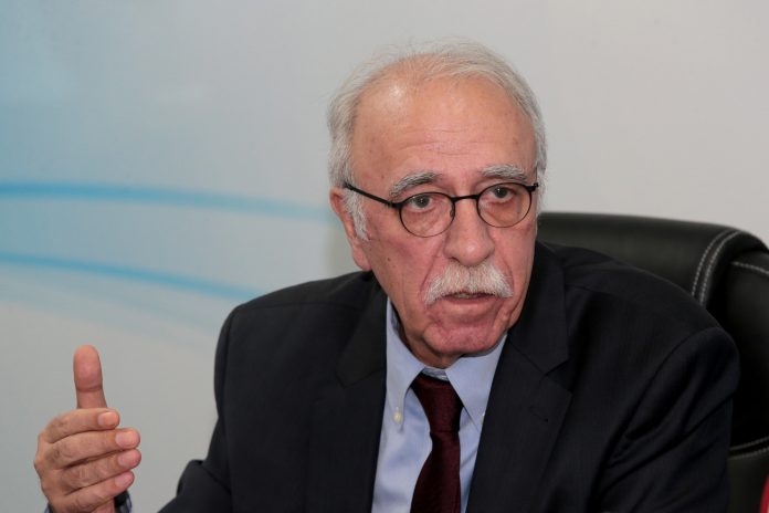 Λιγότερους πρόσφυγες στα ελληνικά νησιά υπόσχεται ο Δ. Βίτσας