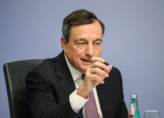 Η ΕΚΤ θα ανακοινώσει σήμερα τον τερματισμό του προγράμματος αγοράς ομολόγων