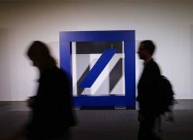 «Νάρκη» στα χέρια της Μέρκελ η Deutsche Bank Σε μη γερμανικά χέρια περνάει η Deutsche Bank