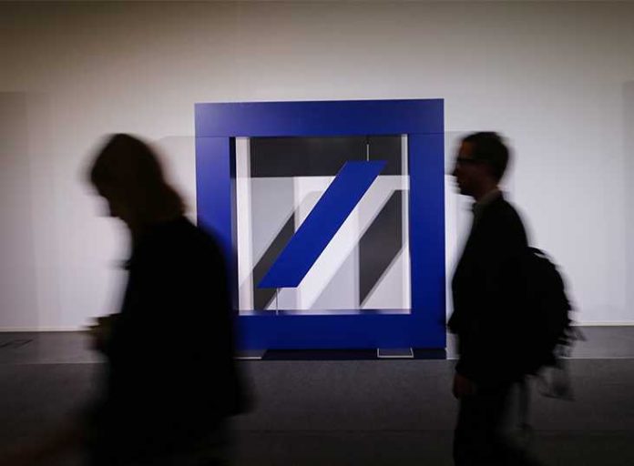 Την «κάνει» η Deutche Bank από το Λονδίνο