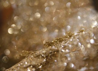 Αυτή είναι η νεότερη αυτοδημιούργητη δισεκατομμυριούχος