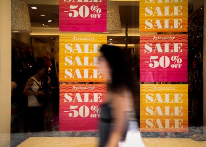 Χειμερινές εκπτώσεις: Ανοιχτά τα μαγαζιά την Κυριακή 20 Ιανουαρίου