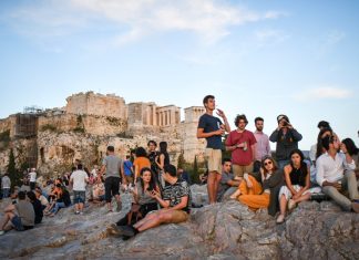 Αυτοί είναι οι 40 "πορτοφολάδες" των τουριστών (Φωτο)