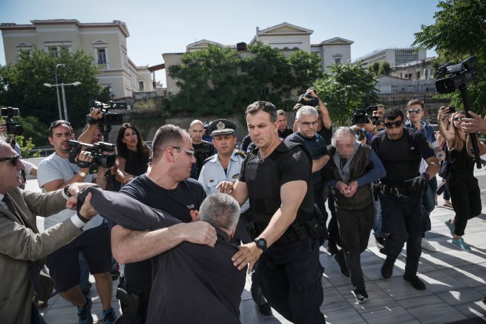 Σε εκρηκτική ατμόσφαιρα η δίκη για τη δολοφονία