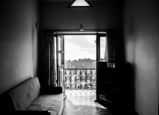 Το φαινόμενο “balconing” και πώς οδηγεί στο θάνατο