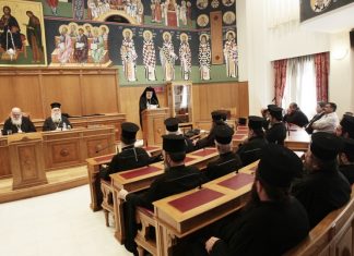 Ιερός πόλεμος Εκκλησίας κατά ΣΥΡΙΖΑ: "Ειδωλολατρία, θράσος και χούντα"