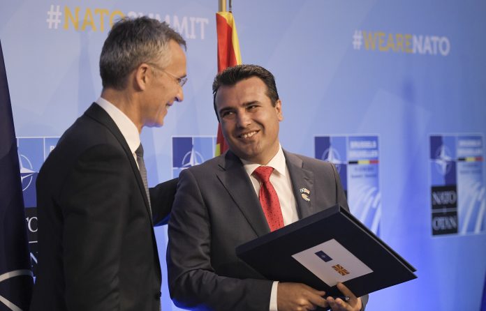 Πανηγυρίζει ο Ζάεφ: Στα χέρια του η πρόσκληση του ΝΑΤΟ