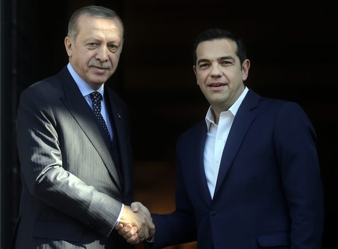 Σε εξέλιξη κρίσιμη συνάντηση Τσίπρα - Ερντογάν