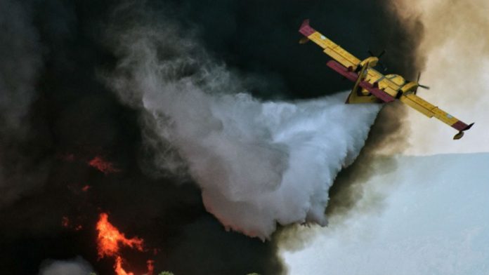 Σε εξέλιξη μεγάλη πυρκαγιά στα Χανιά