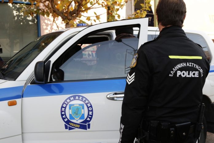 Στη φυλακή Στη φυλακή