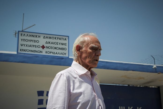 Βγήκε από τη φυλακή ο Ακης: Τα πρώτα λόγια μετά την αποφυλάκιση