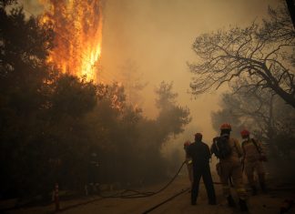 Πύρινη κόλαση σε όλη την Ελλάδα – Φόβοι για νεκρούς