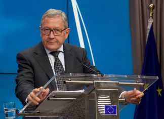 Ρέγκλινγκ: Ο Βαρουφάκης κόστισε στους Έλληνες δισεκατομμύρια ευρώ - Υπό μόνιμη παρακολούθηση η Ελλάδα