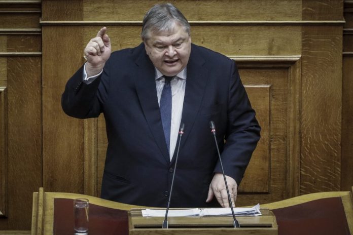 Βενιζέλος: Ο Τσίπρας τέλεσε πολιτικό «ευχέλαιο»