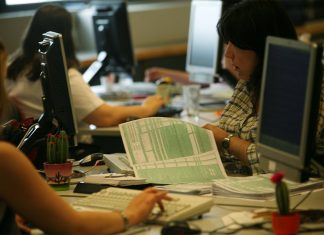 Ξεχωριστό εκκαθαριστικό από την εφορία θα λάβουν από φέτος οι σύζυγοι