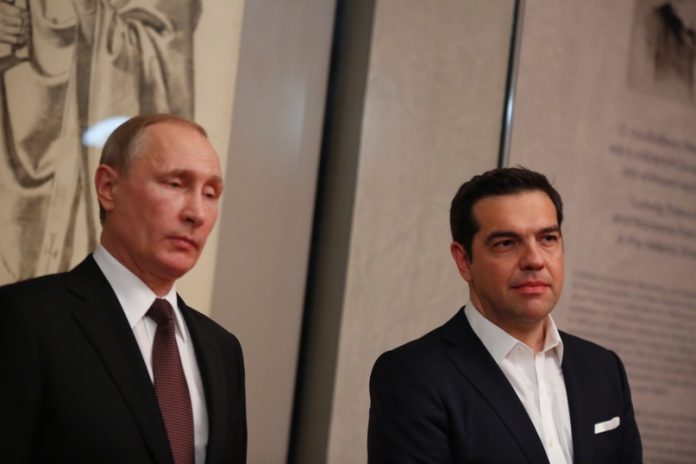 Μας στήνουν στον τοίχο οι Ρώσοι για τις απελάσεις