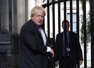 Σοβαρή κρίση στην Βρετανία για το Brexit: Παραιτήθηκε ο βρετανός ΥΠΕΞ
