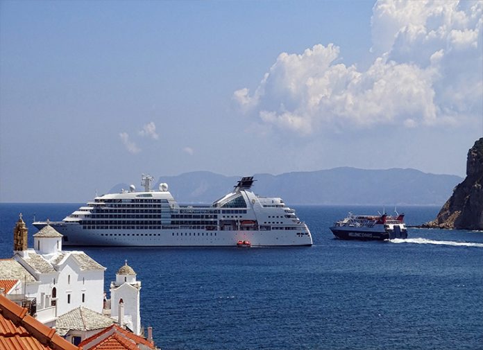 Ανησυχία προκαλεί το ρεκόρ επισκεπτών