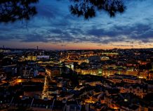 Αυτές είναι οι 10 καλύτερες πόλεις για διακοπές με φίλους