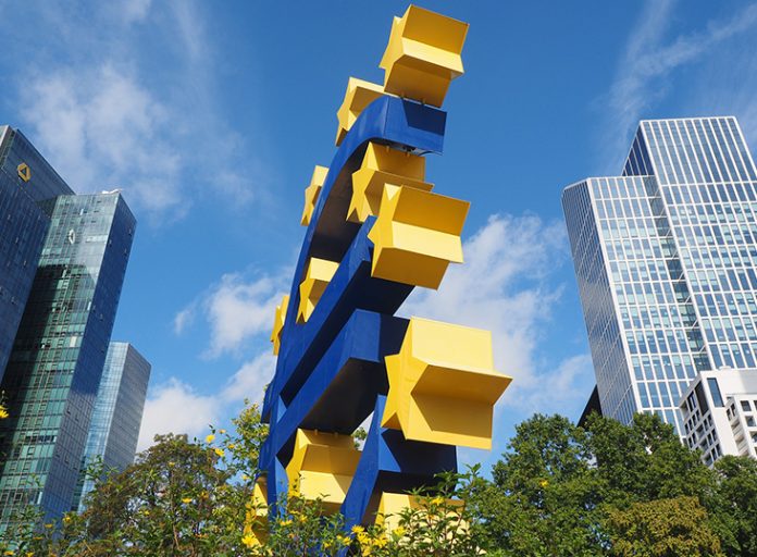 Συνάλλαγμα: Το ευρώ υποχωρεί κατά 0,24%, στα 1,1616 δολάρια