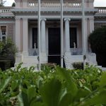 Μαξίμου: «Ας μην εκτίθεται στον ήλιο ο κ. Μητσοτάκης» Μαξίμου: "Ας μην εκτίθεται στον ήλιο ο κ. Μητσοτάκης"