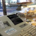 Με πολλά "πρόσωπα"...η μη έκδοση αποδείξεων