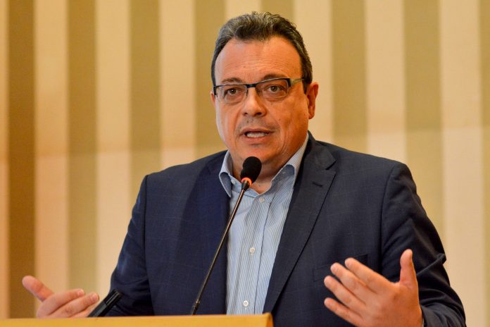 Σ. Φάμελλος: 