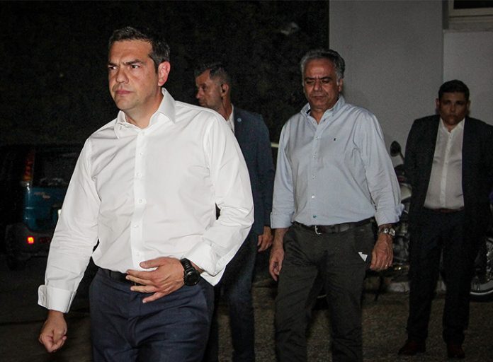 Τραγωδία στο Μάτι : Η βραδιά στο αρχηγείο της πυροσβεστικής (VIDEO)