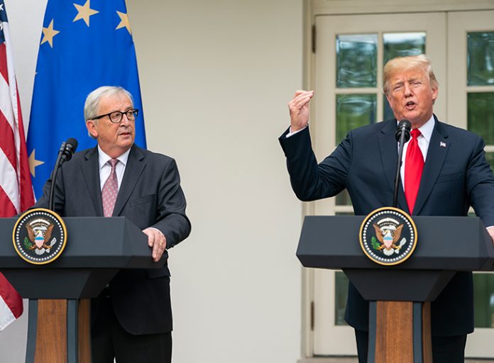 Το Βερολίνο χαιρετίζει τη συμφωνία Τραμπ-Γιούνκερ