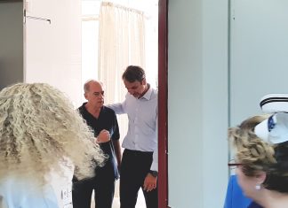 Τους τραυματίες στον Ευαγγελισμό επισκέφθηκε ο Κ. Μητσοτάκης