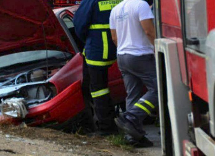 Αυτοκίνητο έπεσε πάνω σε πεζούς – Ένας νεκρός από το τροχαίο