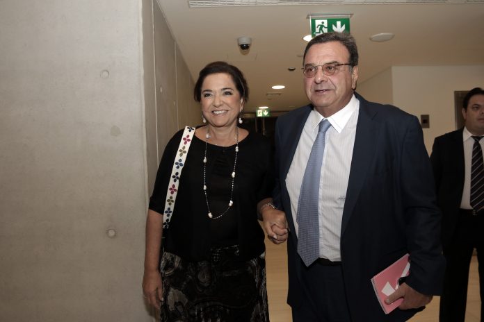 Χτυποκάρδι για τη Ντόρα: Τροχαίο ατύχημα για τον σύζυγό της