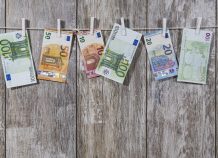 Ενισχύεται το ευρώ έναντι του δολαρίου Ενισχύεται το ευρώ έναντι του δολαρίου