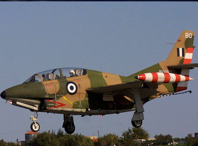 Κατέπεσε εκπαιδευτικό αεροσκάφος - Έρευνες για τον εντοπισμό του κυβερνήτη