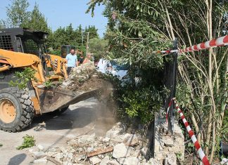 Μάτι : «Μονόδρομος η κατεδάφιση αυθαιρέτων»