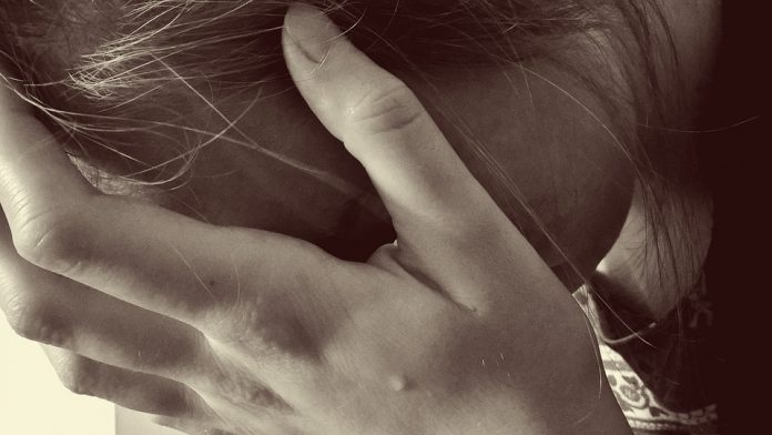 Φρίκη: 83χρονος κρατούσε φυλακισμένη κοπέλα και την βίαζε επί 15 χρόνια