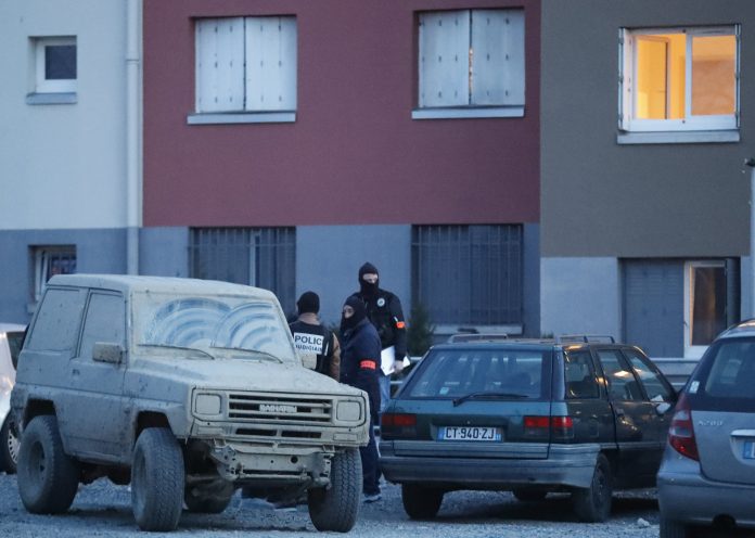 Μακελειό στον Καναδά: Τουλάχιστον 4 νεκροί από πυροβολισμούς (Εικόνες+Video) Μακελειό στον Καναδά: Τουλάχιστον 4 νεκροί από πυροβολισμούς (Εικόνες+Video)