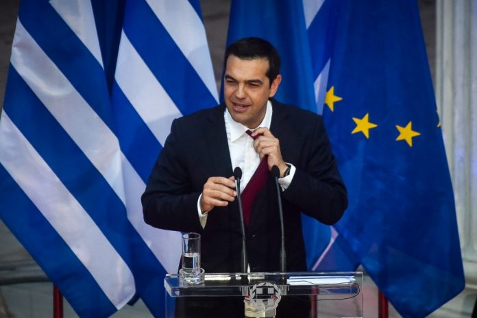 Guardian: Πουθενά success story - Συμφέροντα τραπεζών πάνω από τους Ελληνες